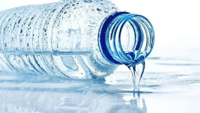 【辟谣】长期喝纯净水会导致身体缺钙吗